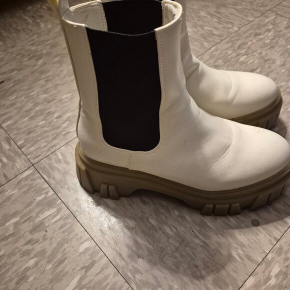 Chinese Laundry Jenny Boot white sz 8/38.5 - Picture 4 of 4